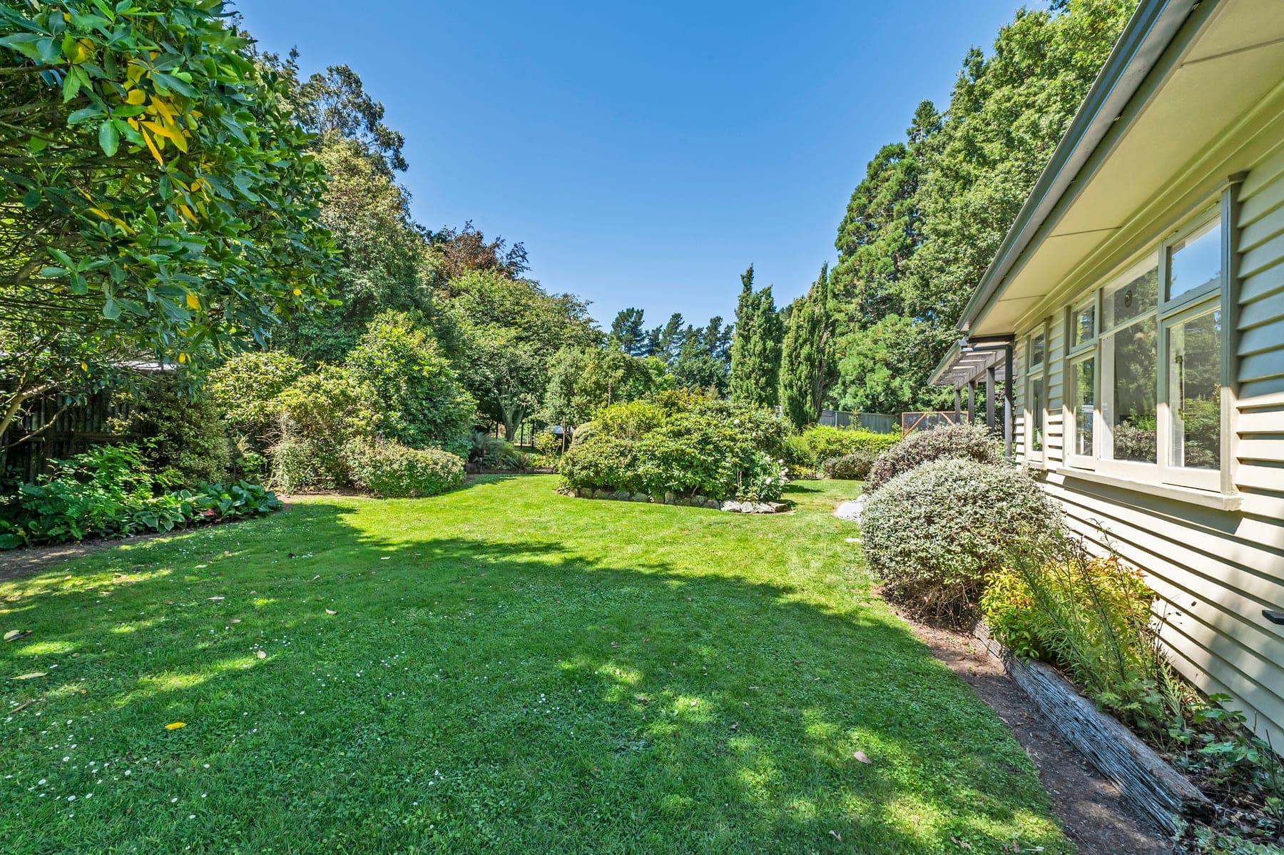 Lush green lawns and gardens at Kowai